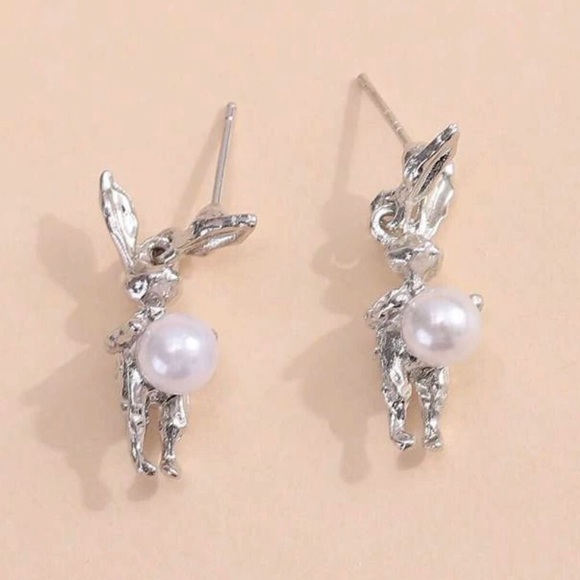 Pearl Bunny Belly Rabbit Hare Abstract Irregular Hinged Ear Swinging Moving Stud - Picture 6 of 11
